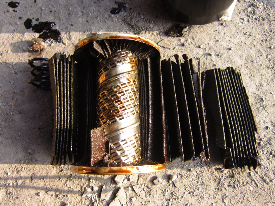 фильтры масляный в разборе c118. фильтр масляный vic c-418. Sh0114302a. грязный масляный фильтр. масляный фильтр в разборе.