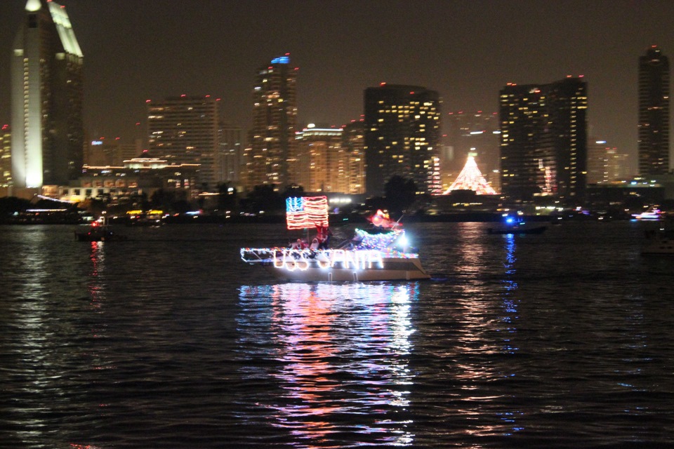 Парад Лодок и огней в Сан Диего (San Diego Bay Parade of Lights) — DRIVE2