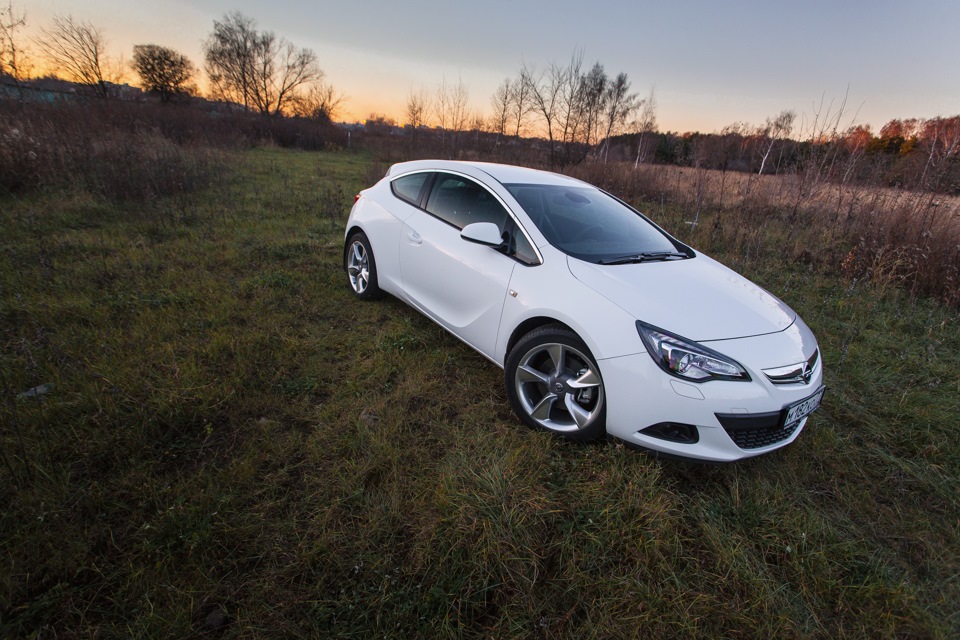 Opel Astra GTC OPC Р±РµР»С‹Р№