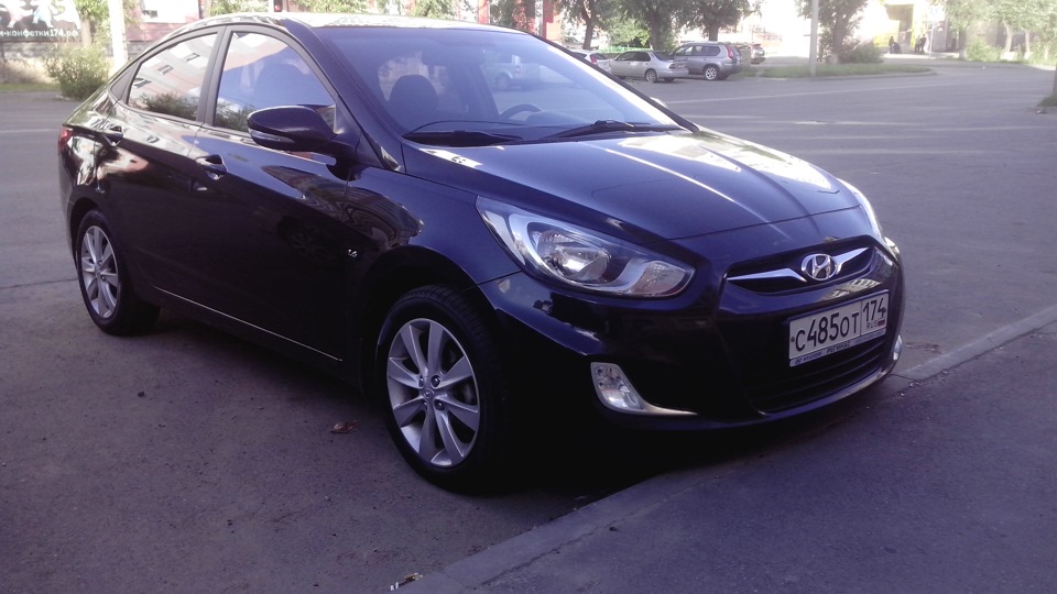 Hyundai Solaris 1.6 бензиновый 2012 | black edition на DRIVE2