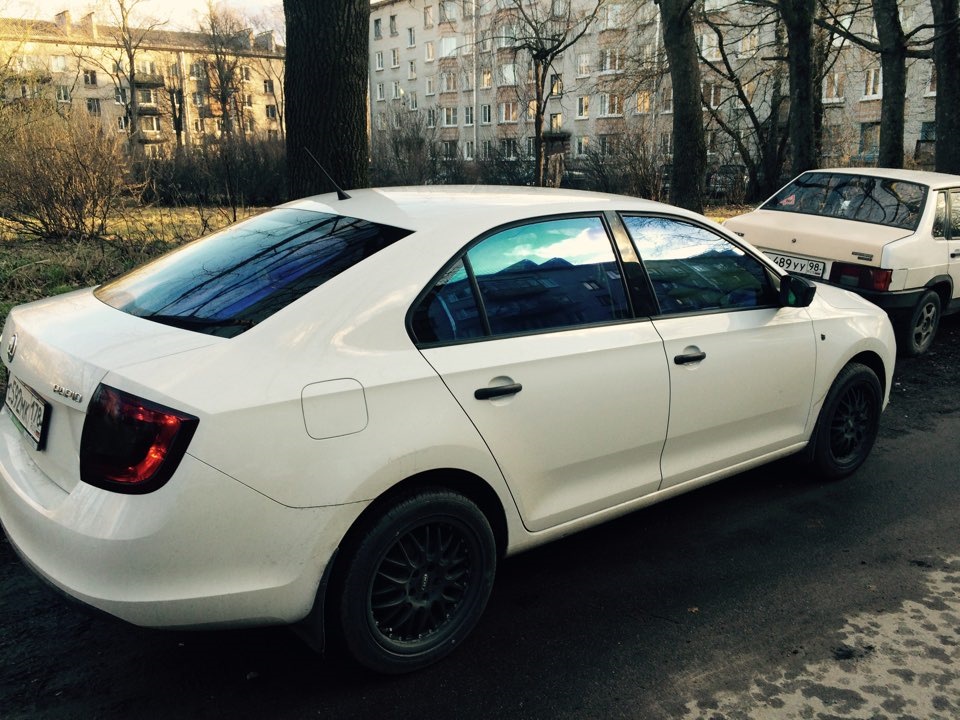Тонировка шкода. Тонировка шкода. Skoda octavia a7 тонировка 50%. Шкода рапид тонировка 50. Тонировка octavia a7 белая.