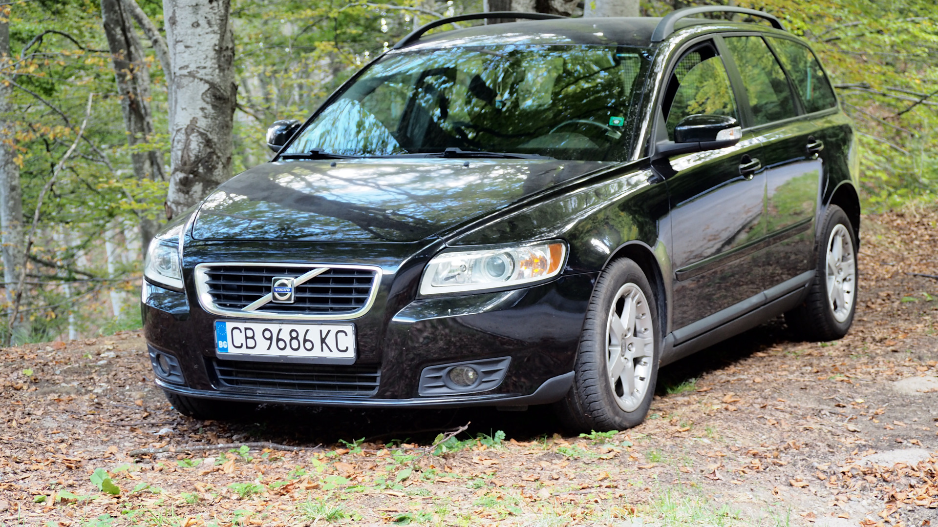 Вольво v50 2.0. Volvo v50 универсал. Volvo v50 2008 черный.