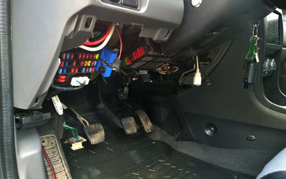 Фото в бортжурнале Nissan Almera Classic (B10)