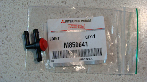 M850641 Тройник омывателя лобового стекла Mitsubishi | Запчасти на DRIVE2