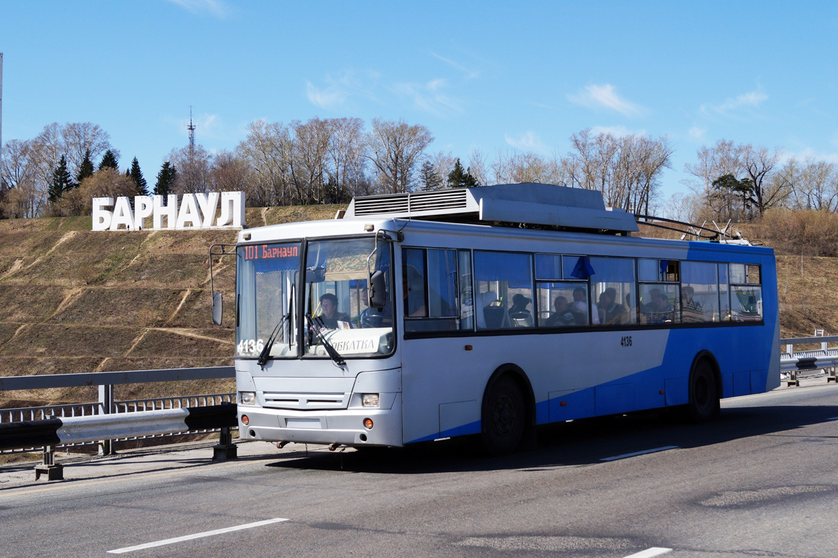 Автобусы в в городе новоалтайске фото