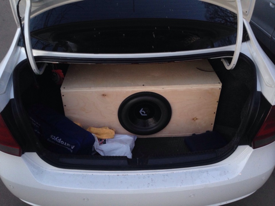 20. Обратно нагруженный рупор — Volkswagen Polo Sedan, 1,6 л, 2012 года ...