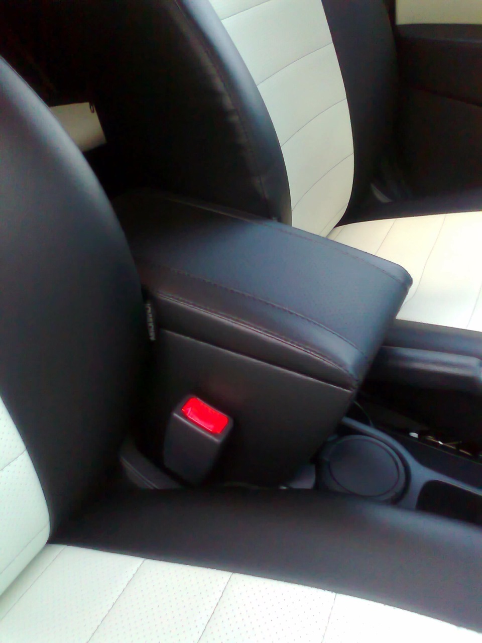 Подлокотник на КИА РИО + фото салона. — Сообщество «DRIVE2 Коломна ...