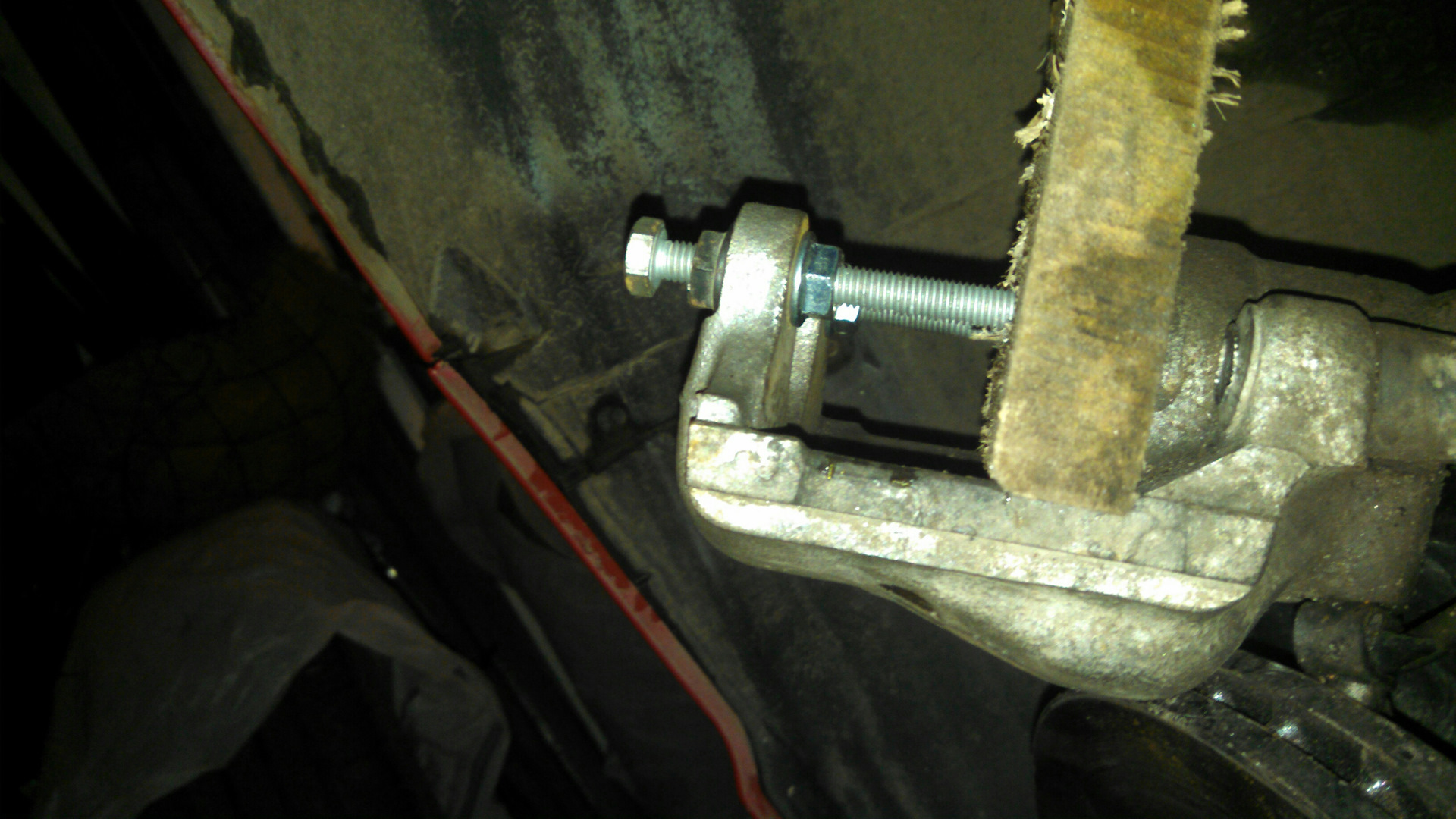 BMW E46. Обслуживание тормозного суппорта. Инструкция по замене ...