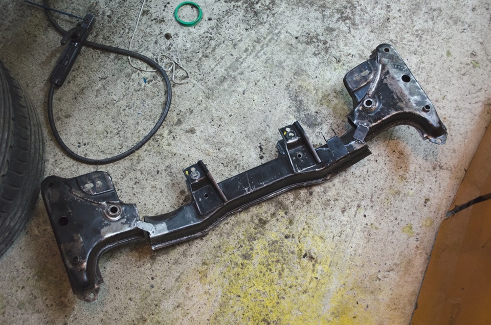 передний 30. передний 30. рычаг x-trail t30. тойота превия 1990-1999 передняя подвеска нижний рычаг. передний 30.