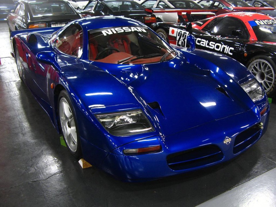 Nissan r390 gt1 Road Version