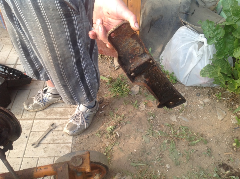 Снятие двигателя с подрамника — КАМАЗ 11113 Ока, 0,7 л, 2005 года ...