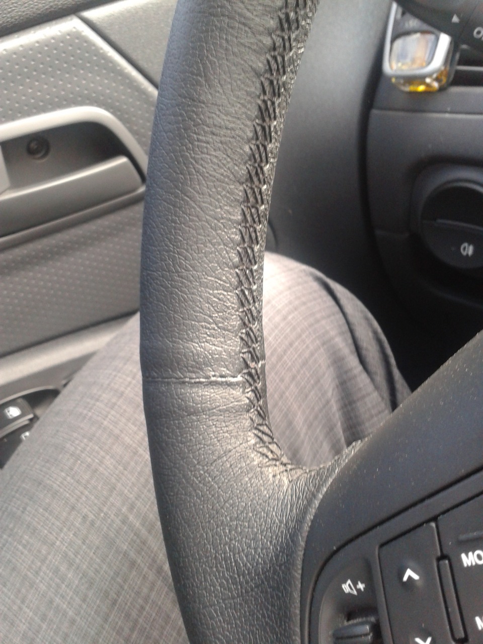 Руль в кожу — KIA Rio (2G), 1,4 л, 2011 года | другое | DRIVE2