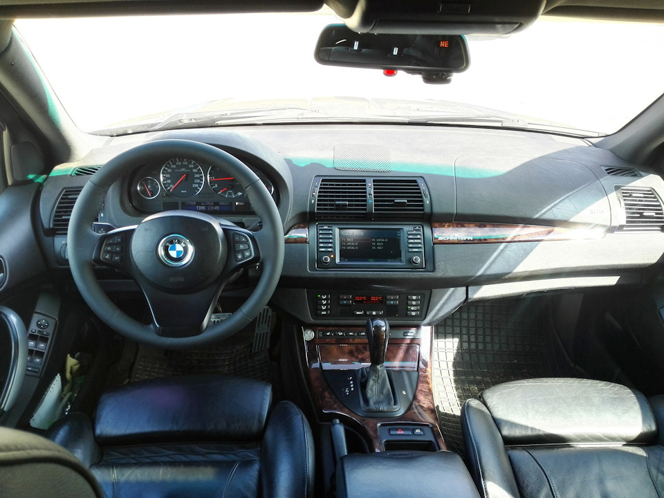 Bmw x5 e53 бьет руль