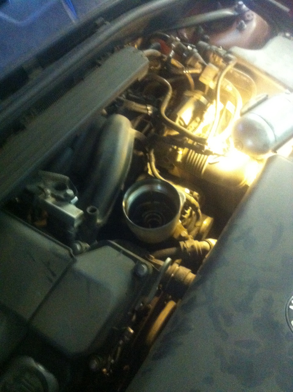 Смена прокладки стакана масляного фильтра — BMW 1 series (E81/E87), 1,6 ...