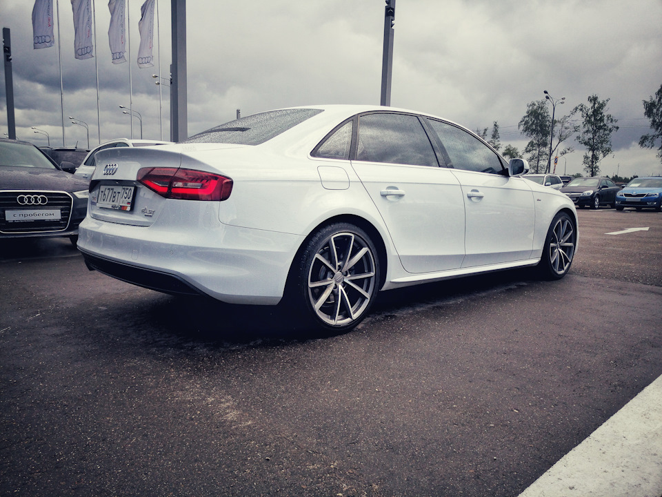 Фото в бортжурнале Audi A4 (B8)