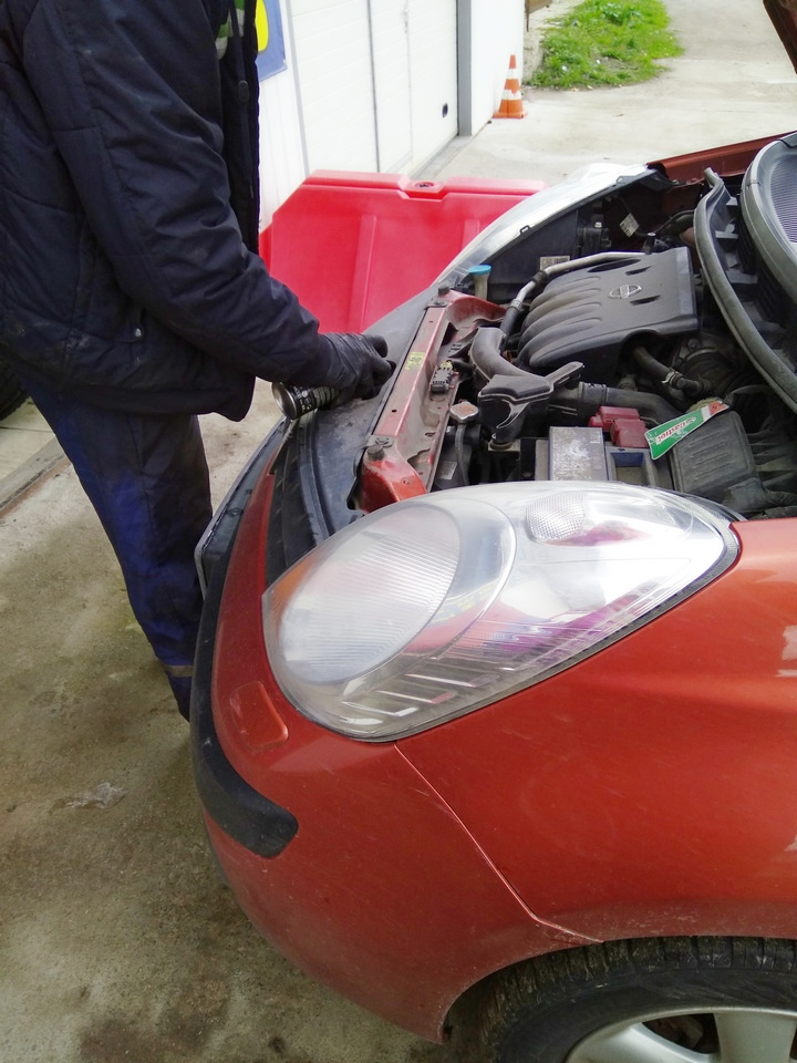 Фото в бортжурнале Nissan Note (1G)