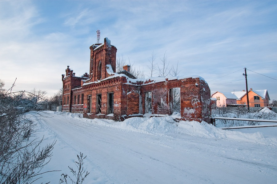 File:Театральный центр Жаворонки.jpg - Wikimedia Commons