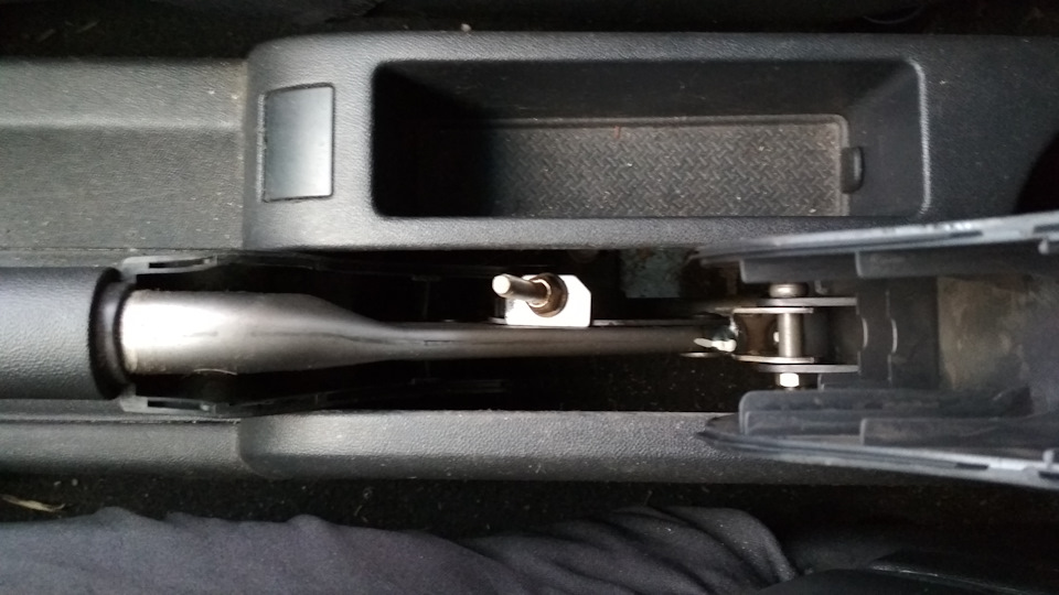 Подтяжка ручного тормоза на гетц — Hyundai Getz, 1,4 л, 2006 года ...