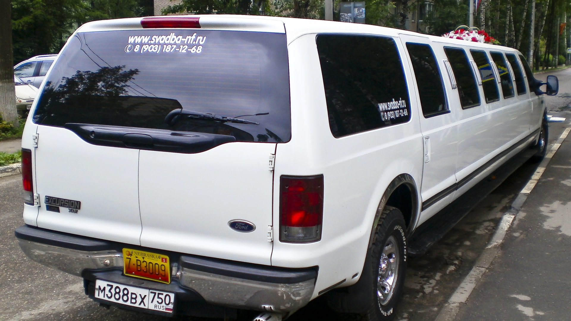 Ford Excursion 2002