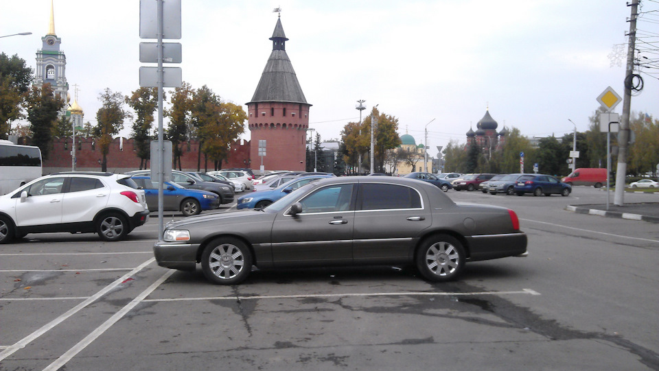 Lincoln town car iii. Смотреть фото Lincoln town car iii. Смотреть картинку Lincoln town car iii. Картинка про Lincoln town car iii. Фото Lincoln town car iii