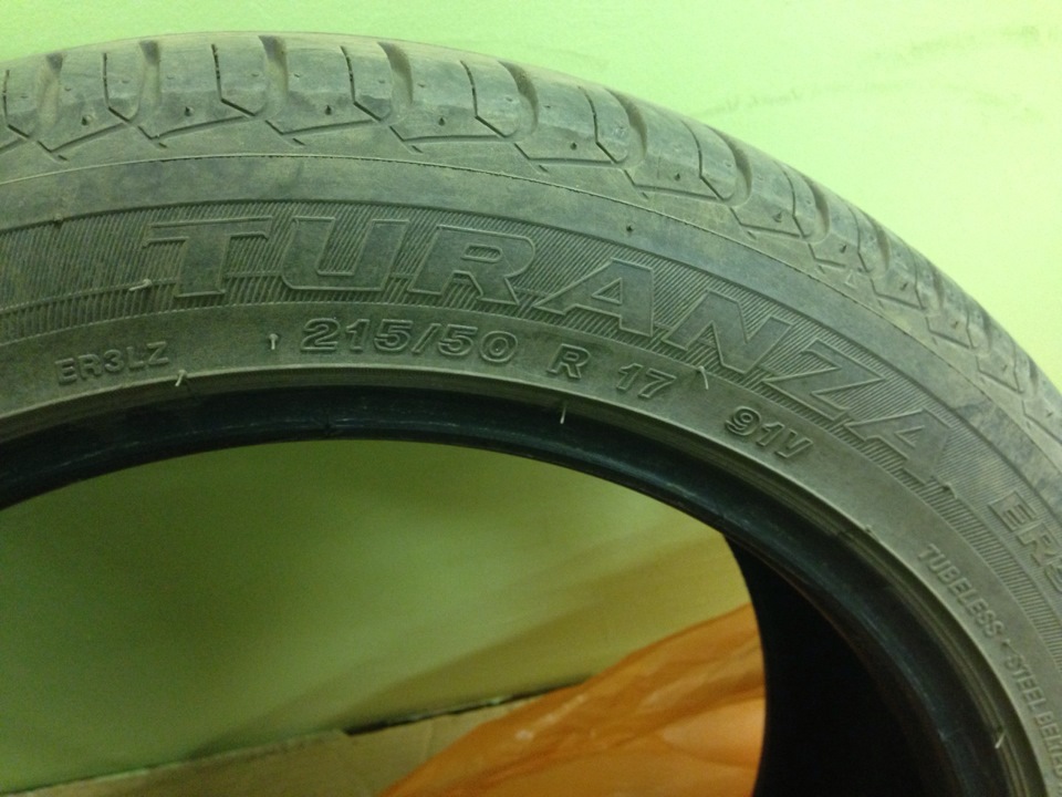 Шина 50. Bridgestone Turanza 215/50 r17. Бриджстоун Туранза 215/50 r17. Evergreen ear50 шины. Туранза Бриджстоун 215/50 r17 цена.