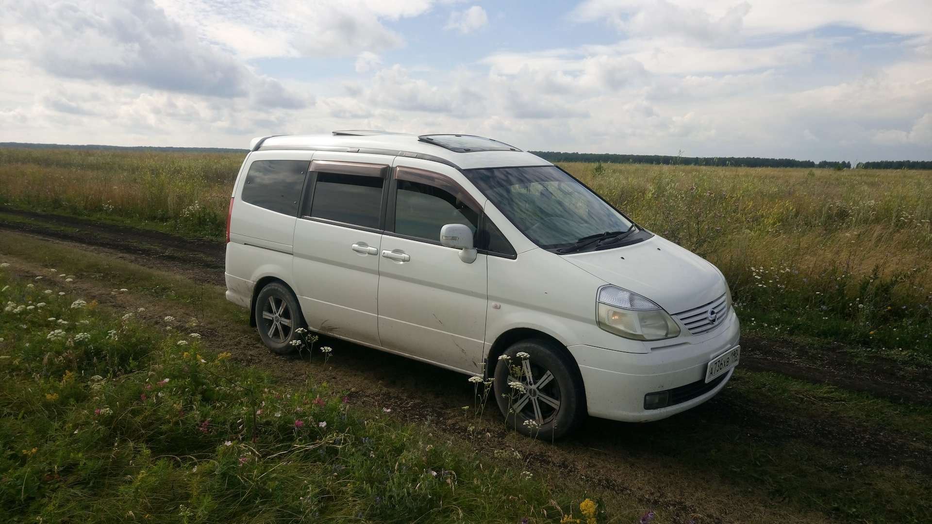 Nissan Serena 2