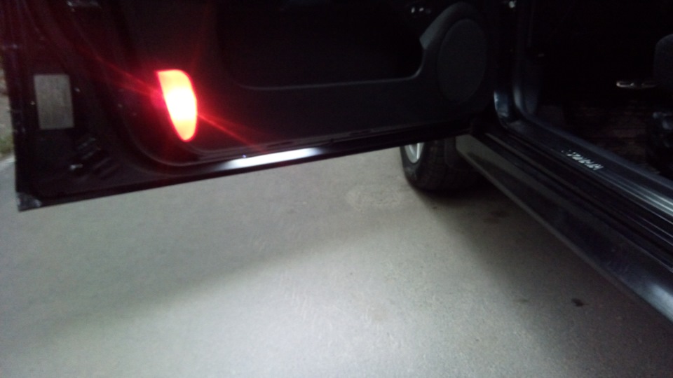 Околодверное подсветил — Hyundai Sonata IV (EF), 2 л, 2009 года ...