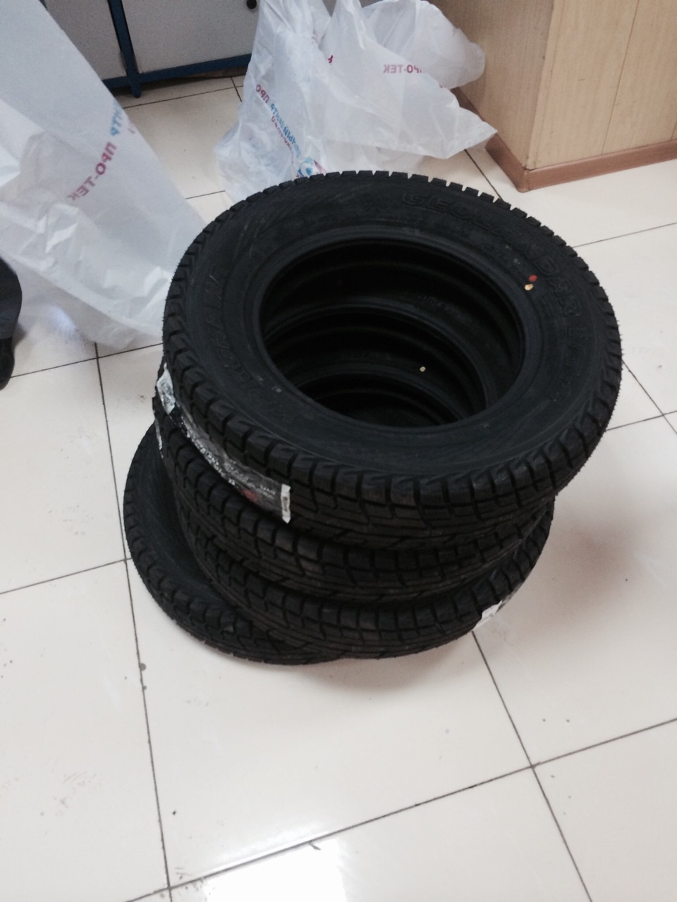 Зимняя резина YOKOHAMA Geolander i/t G073 — Suzuki Jimny (1G), 0,7 л ...