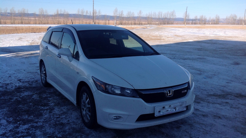 Хонда стрим в красноярске. Honda Stream rsz 2014. Хонда стрим 2. Honda Stream 2011 rsz Red. Хонда стрим rsz 4wd 2014 года.