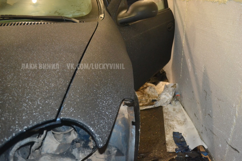 Обтяжка виниловой пленкой, ч 2, почти закончено!)) — Dodge Neon II, 2 л ...