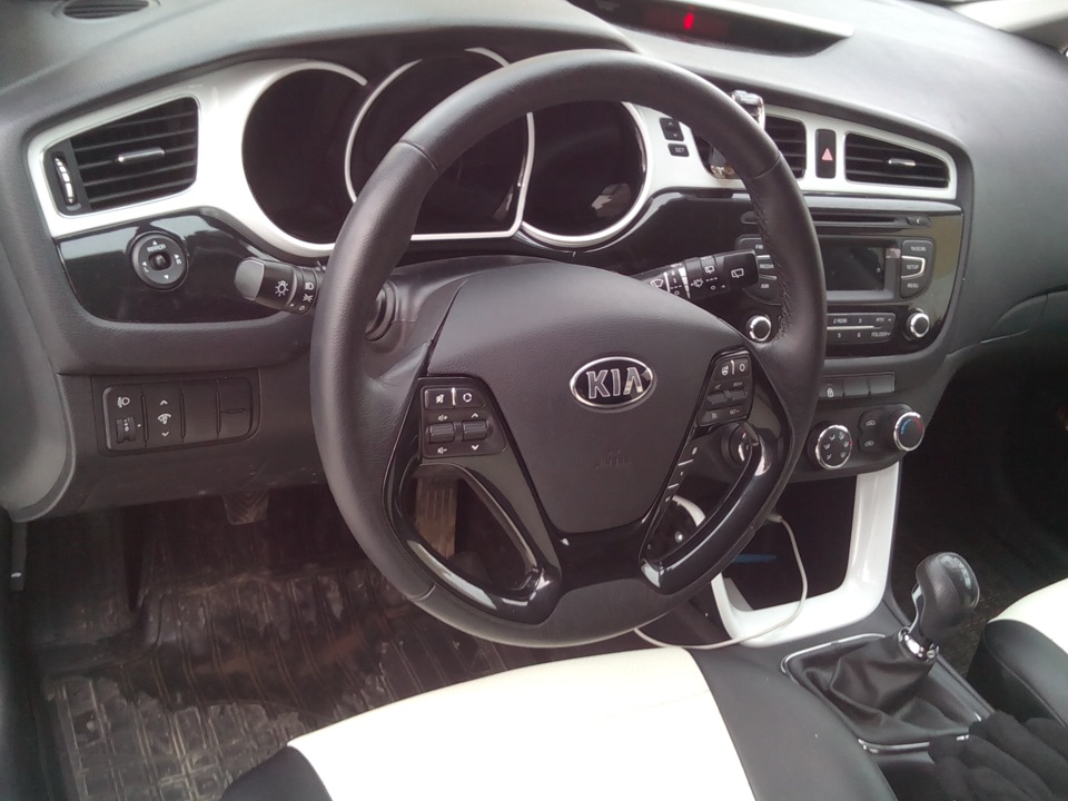 Комплектация фото. Kia Ceed 1.4 MT 2012 комплектация Classic. К5 Классик комплектация. Комплектация Классик кия СИД. Киа к5 Классик комплектация.