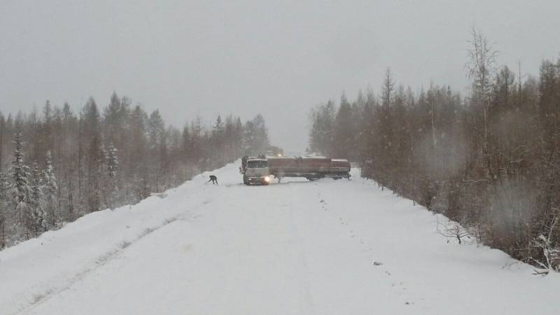 Трасса якутск нерюнгри. Трасса якутск нерюнгри. Трасса алдан нерюнгри зимой. Вилюйская трасса. Дорога нерюнгри алдан.