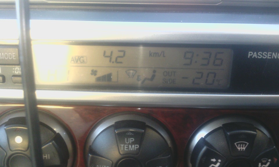 Зима! Крестьянин, торжествуя, На дровнях обновляет путь; Его лошадка ...