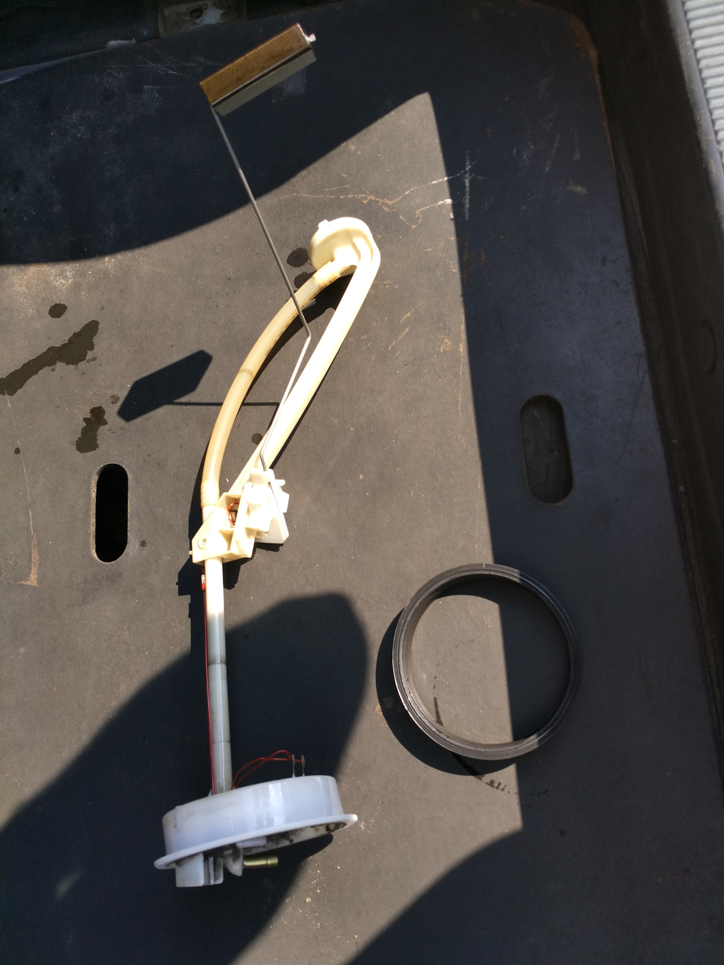 7. датчик уровня топлива ауди а6. ауди а6 с5 датчик топлива. 8 бензин. 4 бензин.