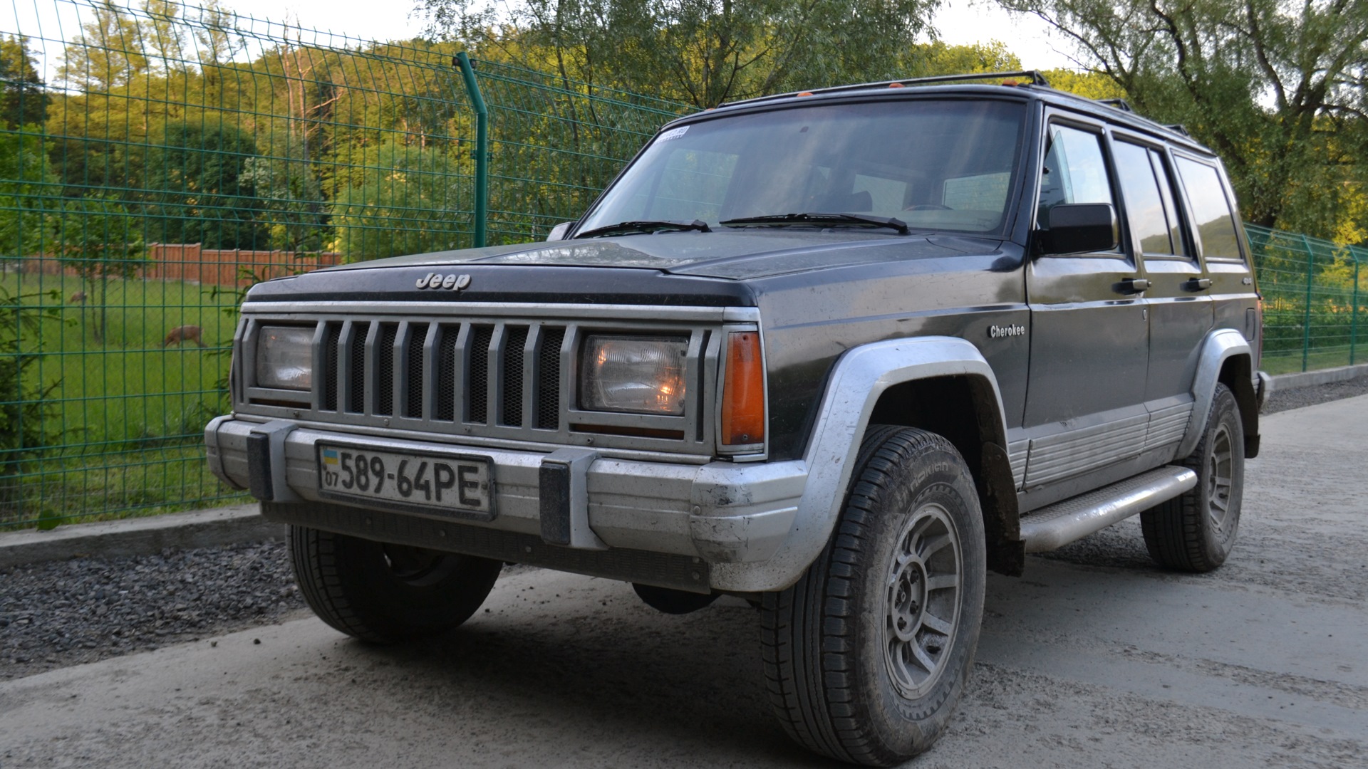 Jeep cherokee drive2. Jeep Cherokee XJ 1985. Jeep Grand Cherokee 1985. Jeep Cherokee XJ 1994. Ниссан джип 1993 года.