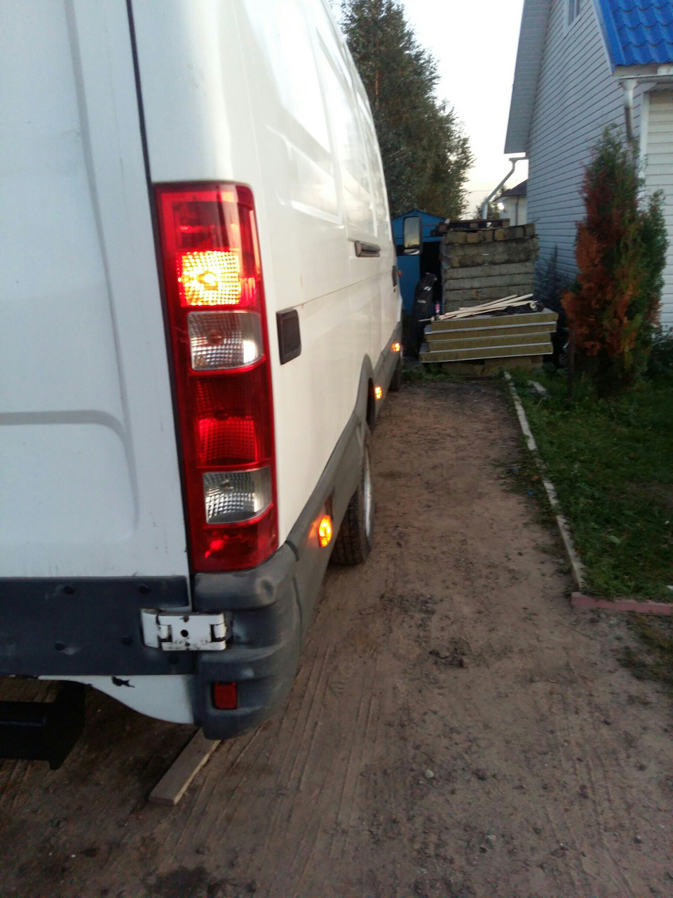 Ивеко дейли как поменять лампочку Заменил аммортизаторы - Iveco Daily (3G), 2,8 л, 2000 года своими руками DRIVE2