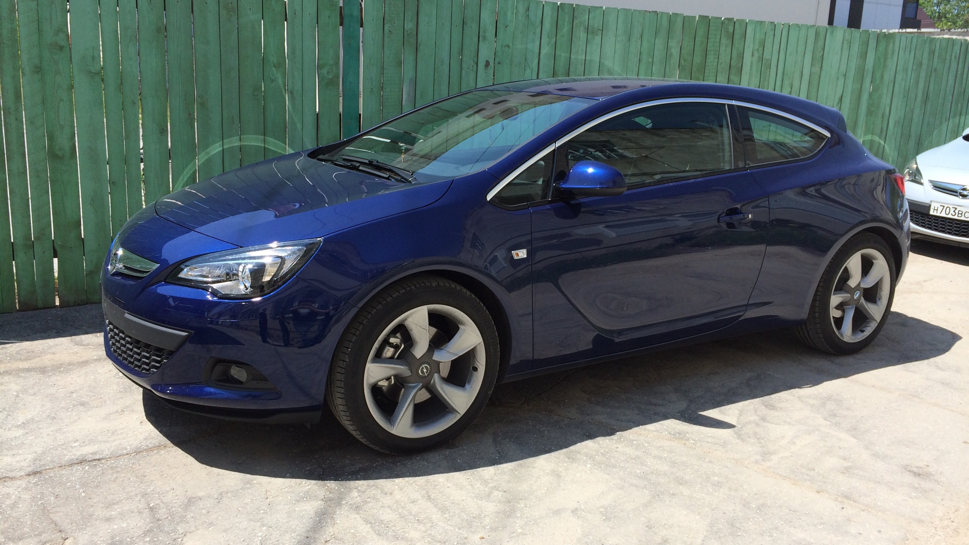 Opel Astra GTC r19