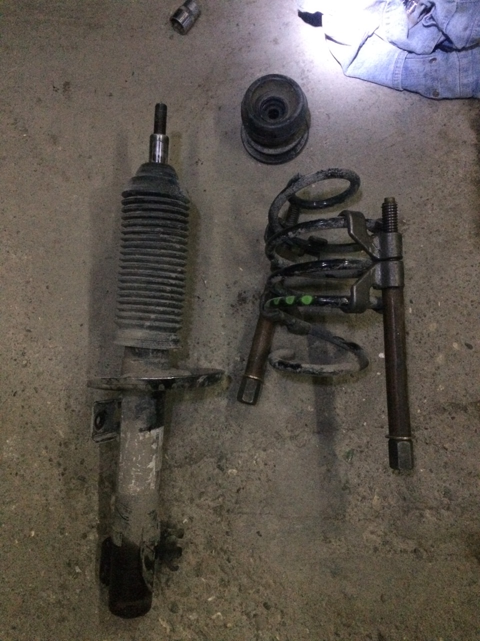 Левая сторона для примера разбора стойки. — Volkswagen Polo Sedan