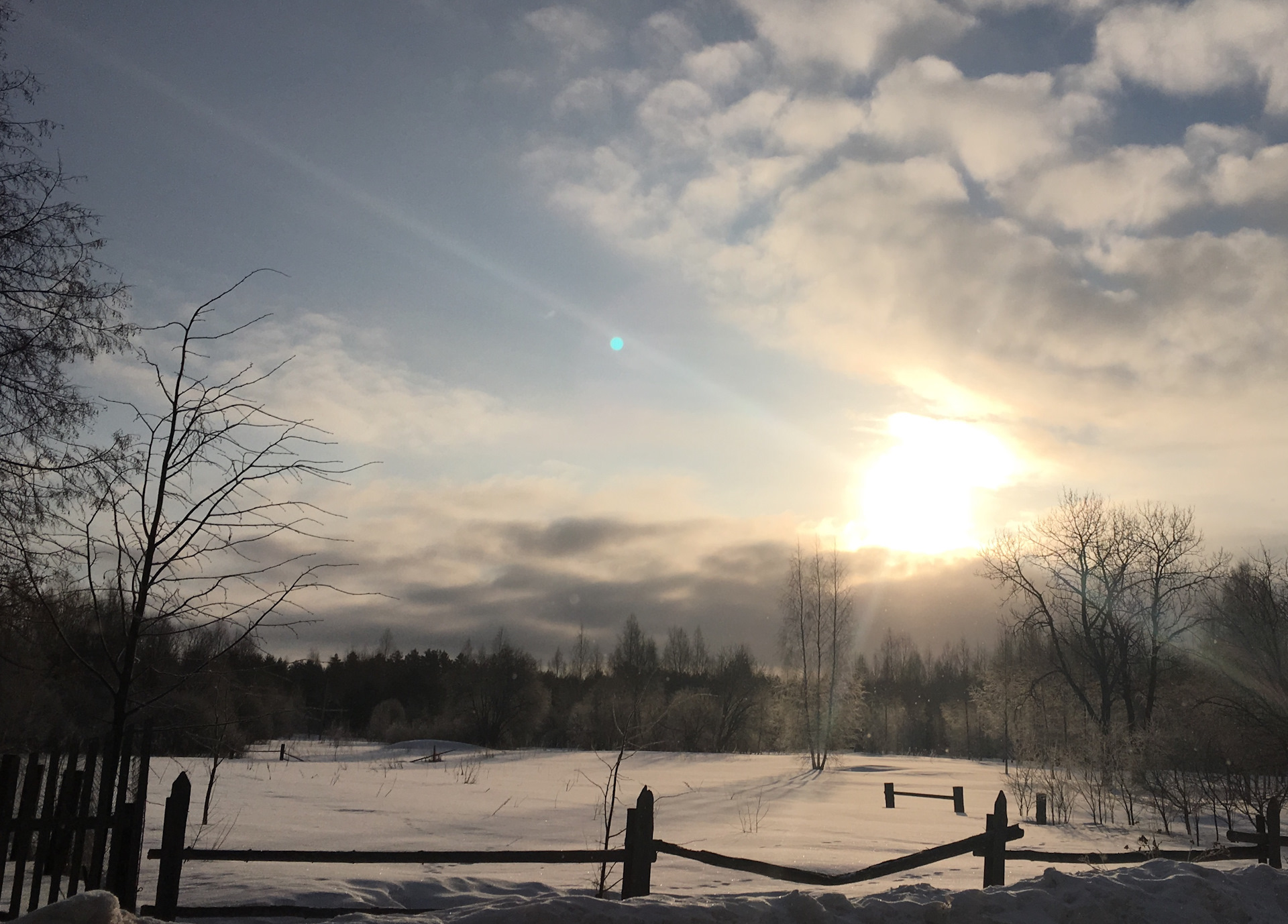 Утро инза. Инза железнодорожный вокзал. Инза ульяновская область вокзал. Паровоз г. Инза ульяновская область вокзал.