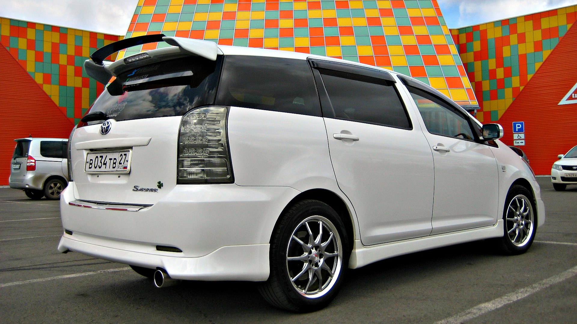 Wish extreme. Toyota Wish 1. Тойота Виш 1.8. Тойота Виш спорт. Toyota Wish 1 поколение.