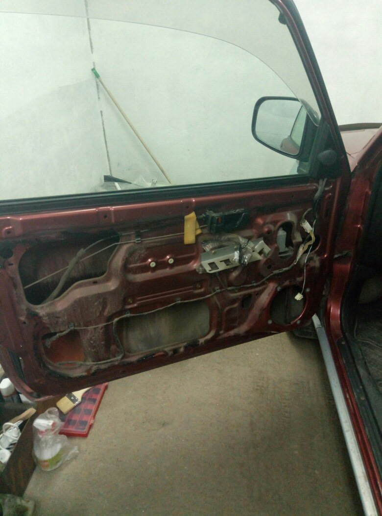 Ремонт обшивки дверей паджеро