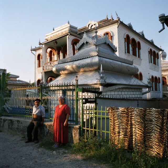 Дома богатых цыган в румынии (87 фото)