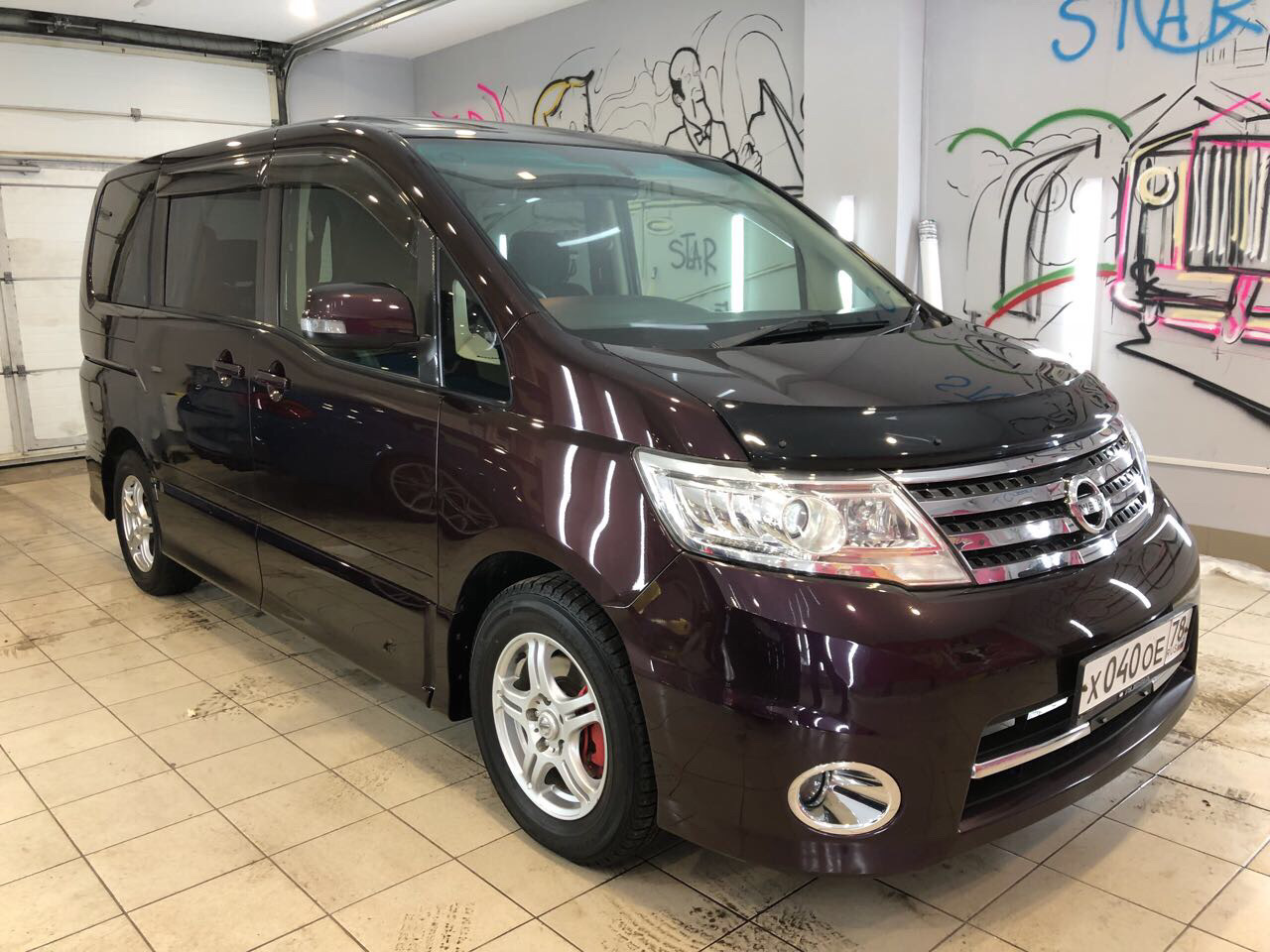 Nissan serena 25 кузов. Nissan Serena 2010. Nissan Serena 2. Ниссан Серена 25 кузов. Nissan Serena nc25 2009.