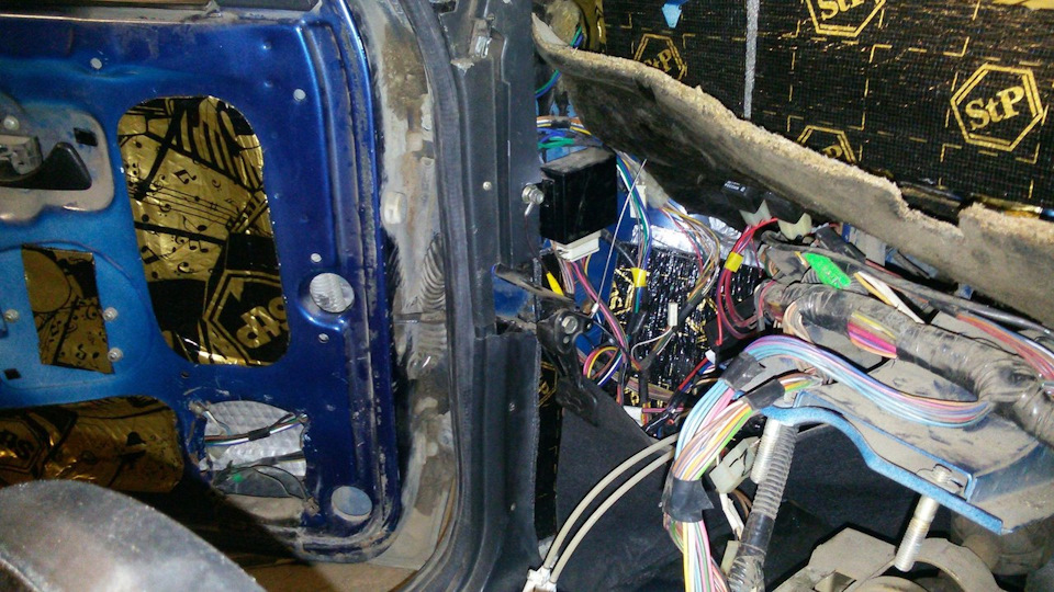 Конец декабря 2017. Долгожданная шумоизоляция торпеды и салона ...