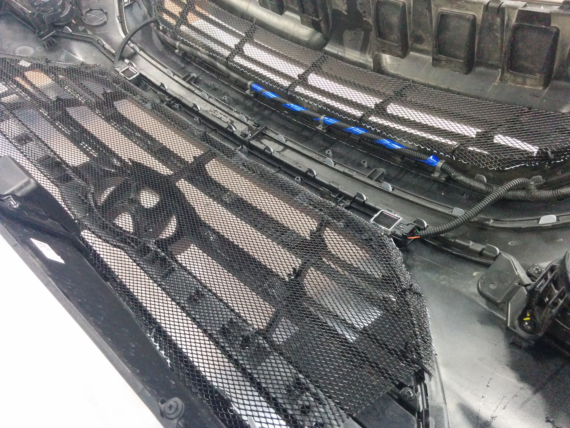 Как снять бампер санта фе 4 "Ситечко" для переднего бампера - Hyundai Santa Fe (3G), 2,2 л, 2016 года тюнинг
