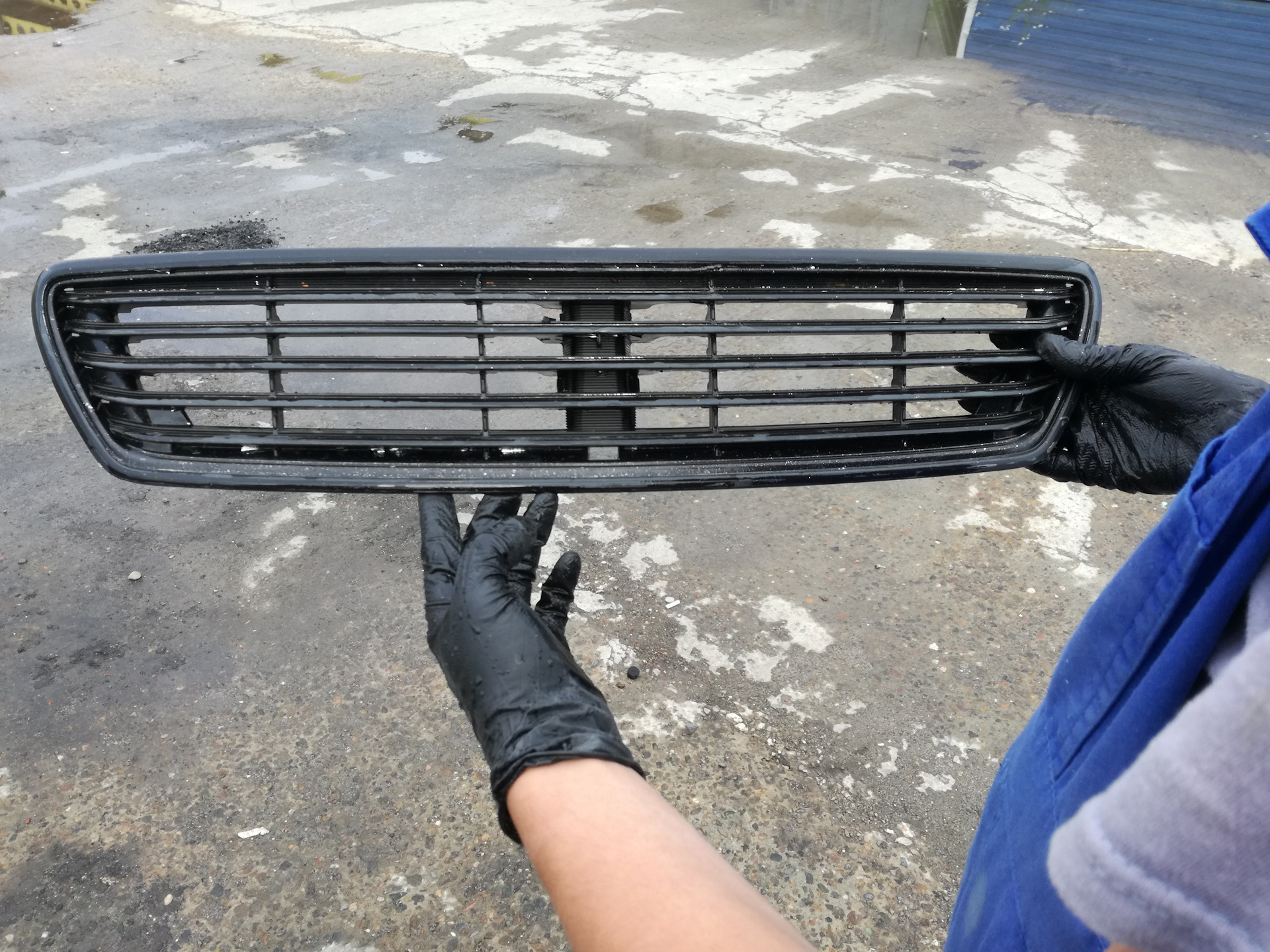 Хромирование радиатора решетка te avensis е25. Покраска решеток на окнах. Как покрасить решетку. Как покрасить решетку. Chrysler 300c решётка startech.