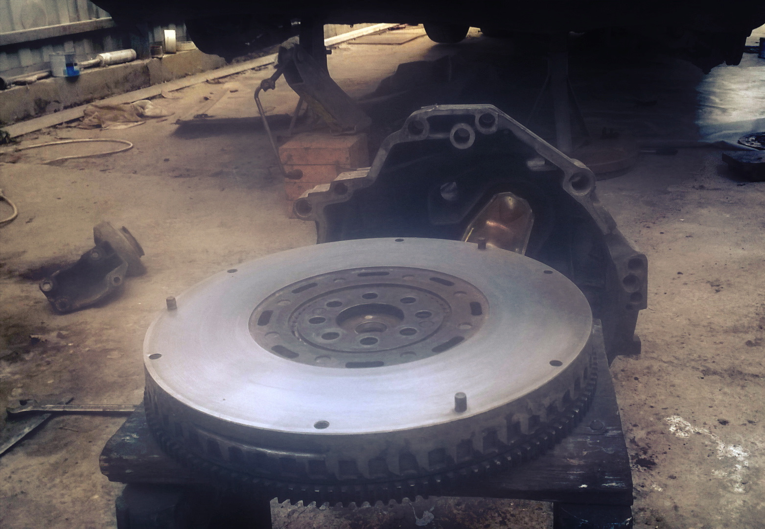 Кто то заваривает дифференциал а я себе Маховик)) — Audi A4 (B5), 2,4 л ...