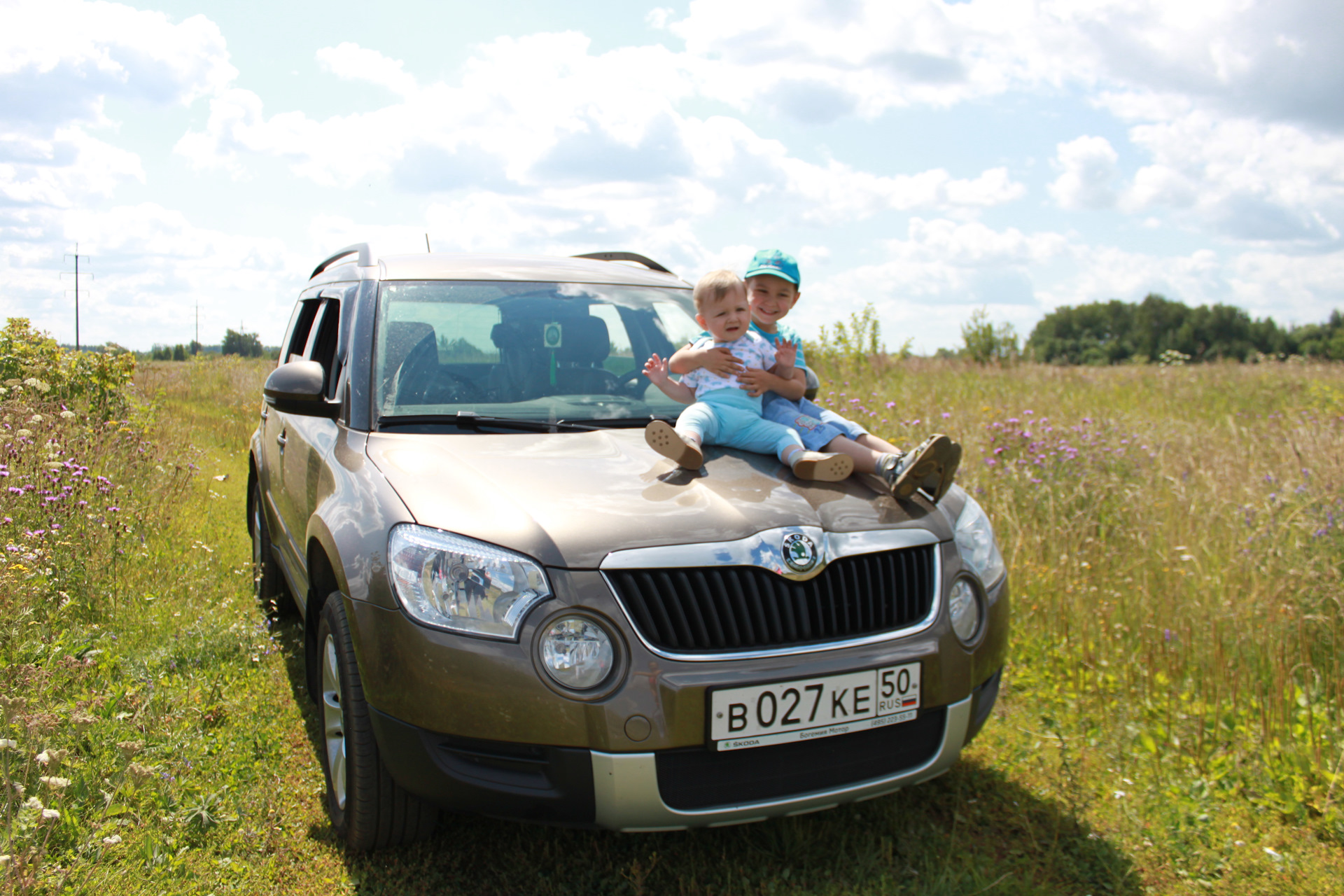 Шкода йети drive2. Skoda Yeti 2023. Шкода семейный автомобиль. Мемы со Шкодой Йети.