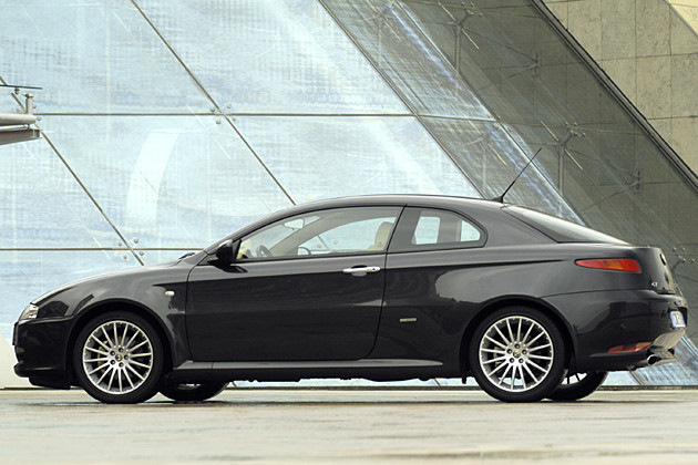 gt — Alfa Romeo GTV (916)