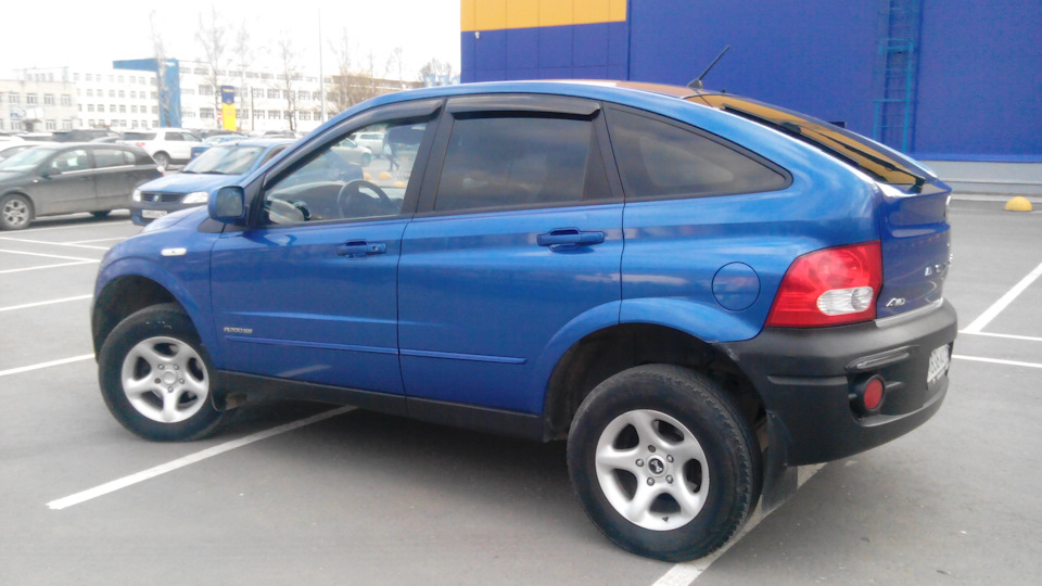 Сечет из под третей форсы. — SsangYong Actyon (1G), 2 л, 2007 года ...